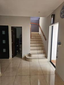 San Gabriel, Santa Ana