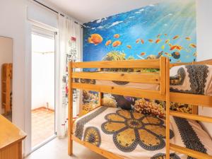 Sunny Apartment Near Paseo