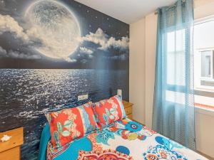 Sunny Apartment Near Paseo