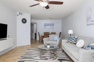 Windward Pointe 1003