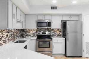 Windward Pointe 1003