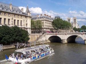 Maisons de vacances Cottage in Vaires-sur-Marne near Forest & Lake : photos des chambres