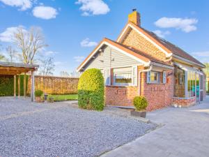 Holiday Home in Hollebeke with Private Garden