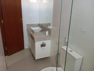 Apto completo com piscina a 500 metros da praia do Mutá