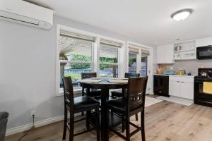 Beaverton Retreat Huge Backyard