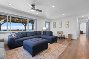 4BR Kona Home with Ocean Views and AC!