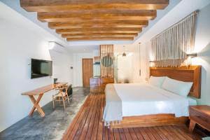 Luxury jungle suite privatejacuzzi