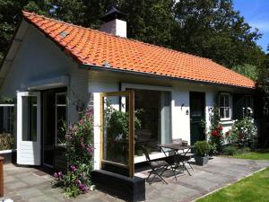 Beautiful holiday home Zeeroos in Zeeland