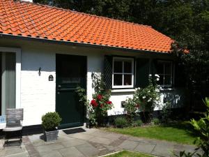 Beautiful holiday home Zeeroos in Zeeland