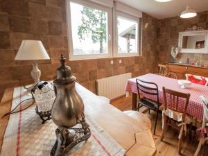Chalet in Raon-lÉtape near Lake