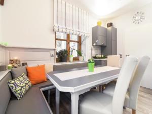 Holiday Home in Rennweg near Ski Slopes