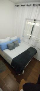 Casa moderna em meio à natureza