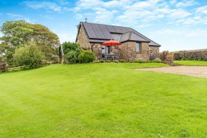 Little Hill End Stables - Reynoldston