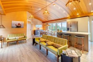 Kowloon Park at Bryn Tanat