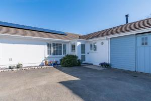 Bryn-Y-Mor- Cardigan