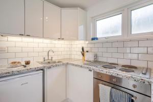 Summercliffe Caswell