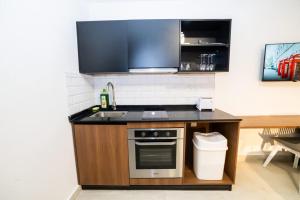 Stunning Studio with Sea & Country View - by HostMT