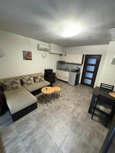 The White Houses Complex