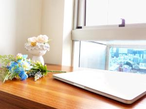 QV # Free Car Parking # Urban SkyPool 2 Bed & 1 Sofa Bed Apt QV1 Family Friendly - Ultimate Melbourne CBD, Morning with Cafe, Pool, Gym & Free Car Parking