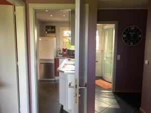 Cozy Chalet with Pond, Malmedy