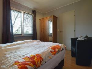 Cozy Chalet with Pond, Malmedy