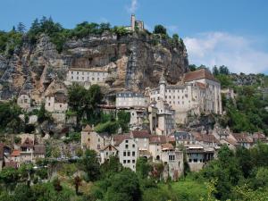 Maisons de vacances Holiday Home in Montfaucon near Dordogne River : photos des chambres