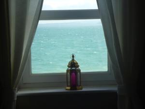 Stones Throw From The Beach - Stunning Sea View