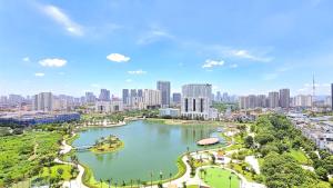 Trinity 3BR apt w lakeview near Marriott, Big C, VNU