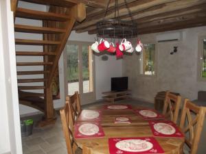 Choisissez votre hébergement, linsolite Cul de Loup ou la traditionnelle Bédinière à 5 minutes de Chambord