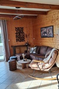 Maisons de vacances Gite des Sommets spa privatif vue panoramique sur les montagnes : photos des chambres