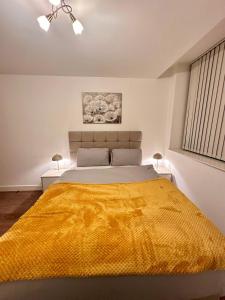 1 Bedroom Apartment- Free Parking, Broad St, City Centre