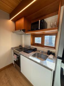 Departamento 3 ambientes, modernoso, cálido y a media cuadra de la calle principal. 2 PAX (V420)