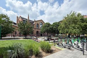 Central - Colourful - Cozy