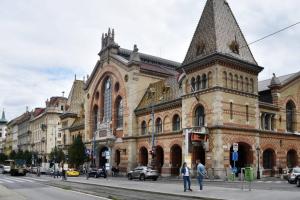 Central - Colourful - Cozy