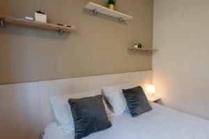 Bright 1BDR Apartment with a Balcony