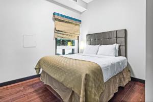 Mountain Getaway in Canmore - Sleeps 6 - Pool & Hottub
