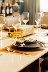 Sanctum Suites Luxe 2BR in Kurseong, Scenic Views