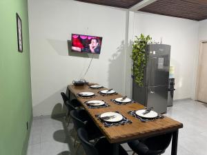 Casa espaçosa dentro de condomínio -até 8 hóspedes