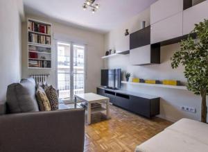 AH -Plaza de Ventas -Apartamento Tranquilo y Céntrico - 3-звездочные отели в городе Мадрид
