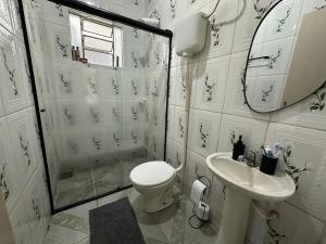 Casa espaçosa dentro de condomínio -até 8 hóspedes