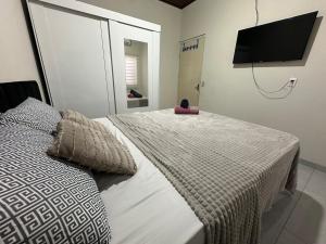 Casa espaçosa dentro de condomínio -até 8 hóspedes