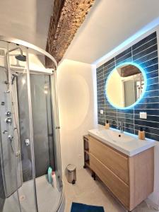 Appartements Bachelor Duplex - hypercentre - metro - wifi : photos des chambres