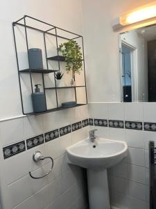 Church View Cedar House Room 6