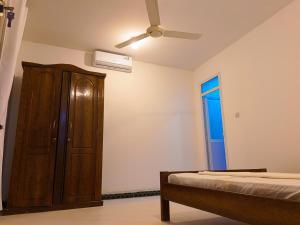 TR Beach Apartments - Uroa Beachfront Bliss Modern 1BR Oceanview Retreat