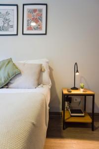 Romantic Retreat Centro Apt w Terrace