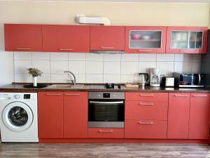 Central Modern Two Bedroom Apartment