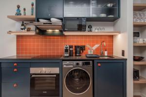 Premium Sea Point Apartment with Epic Rooftop Pool & Ocean Views