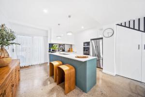 Riverbreeze - Close to Hastings 3 bed AC Pool