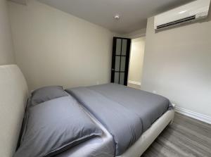 Furnished Simcoe Lofts