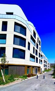 Vases dhonneur HOME proche de Paris et du stade de France